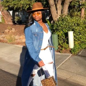 Meet your Posher, Sade